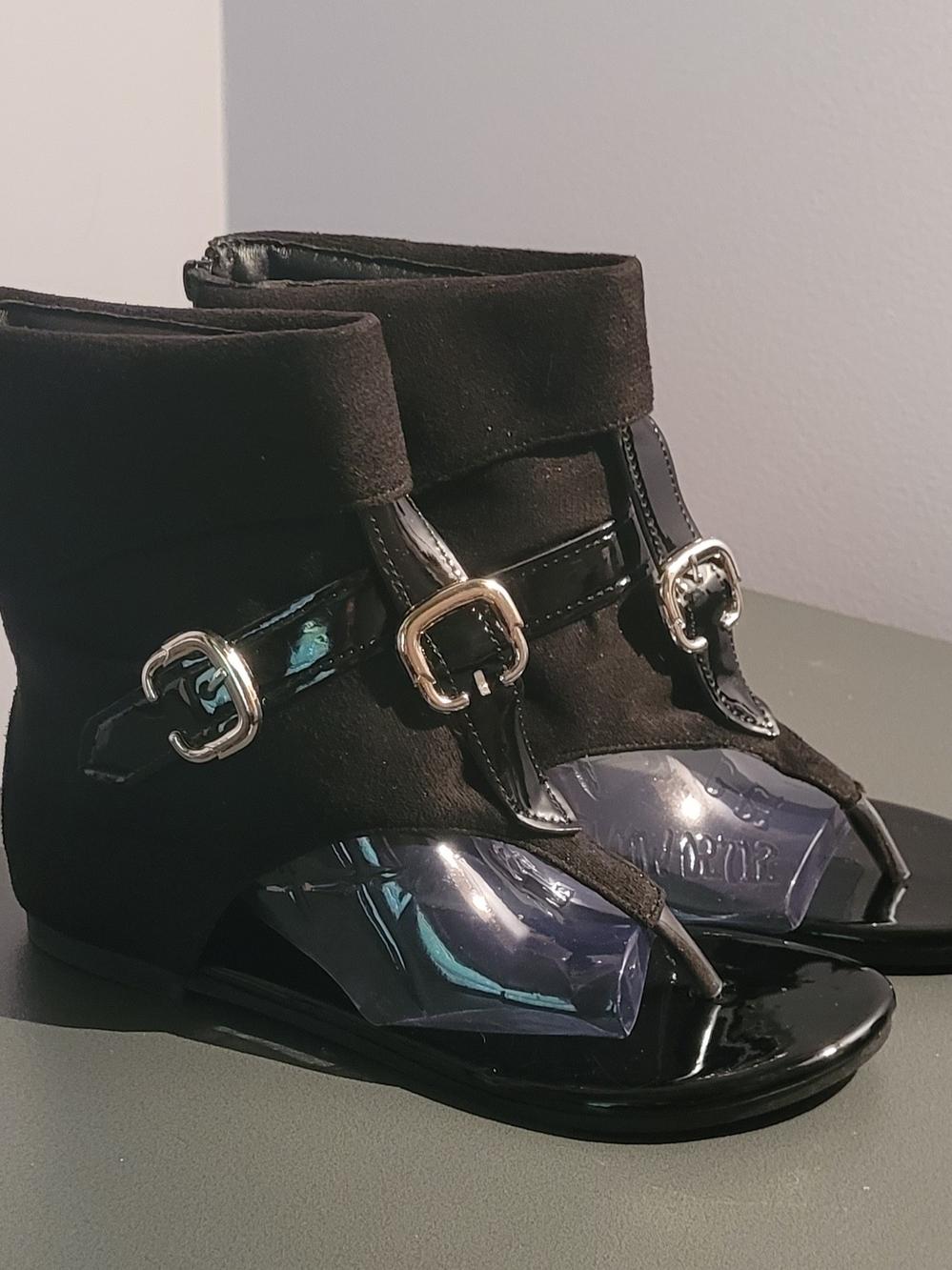 Women’s Black Buckle Suede & Patent Leather Ankle Sandal Size 6.5-7 New